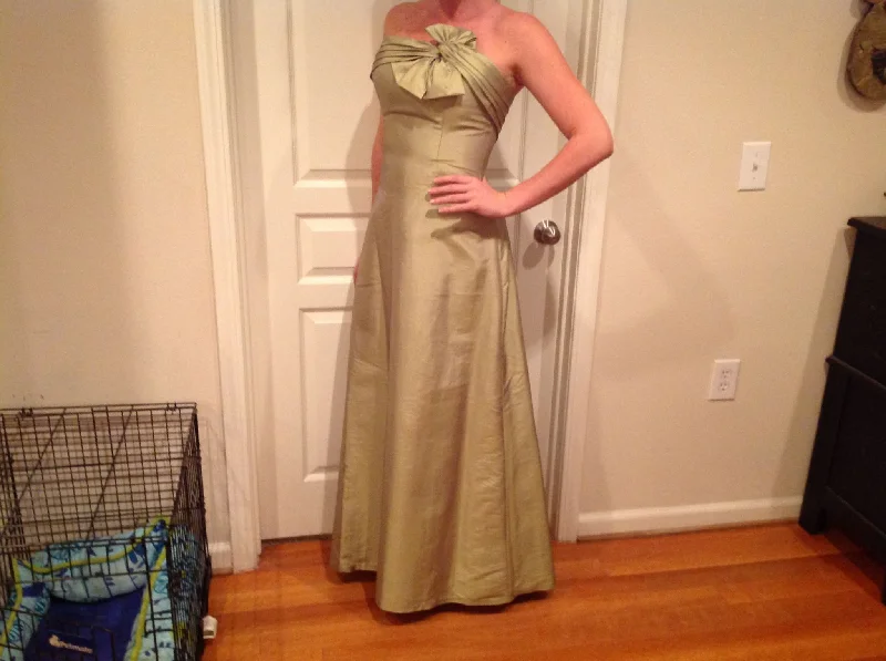Don’t Miss Out Other Gorgeous NWT Impression Bridal Bridesmaids Dresses
