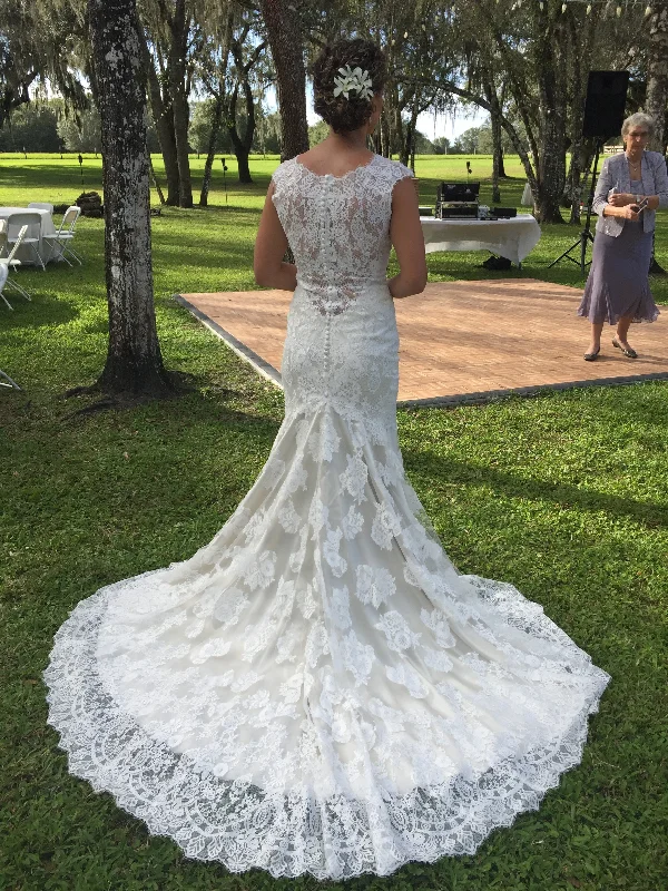 Can't Be Beat Allure Bridals 9068 Color Ivory Cafe Size 8