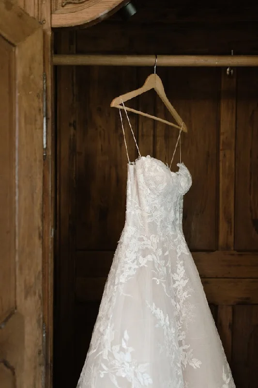Weekend Flash Sale Monique Lhuillier Truly