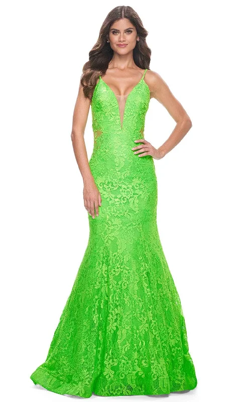 Holiday Sale La Femme 32314 - Plunging Neckline Floral Lace Prom Gown