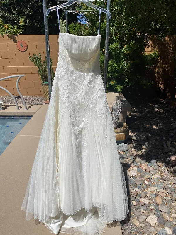 Price Rollback Aire Barcelona 3C112 Strapless Lace and Tulle Fit and Flare Dress