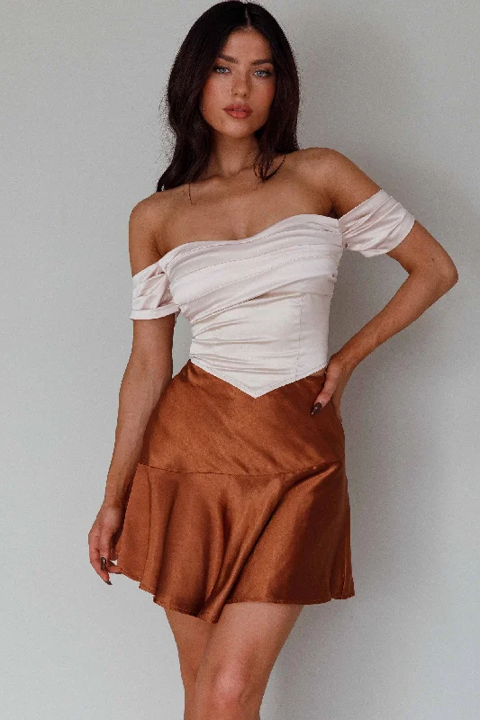 Doorbuster Deal Je T'aime Off-Shoulder Top Champagne