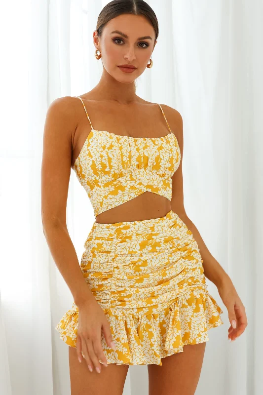 Super Bargain Linka Cami Strap Crop Top Leaf Print Yellow
