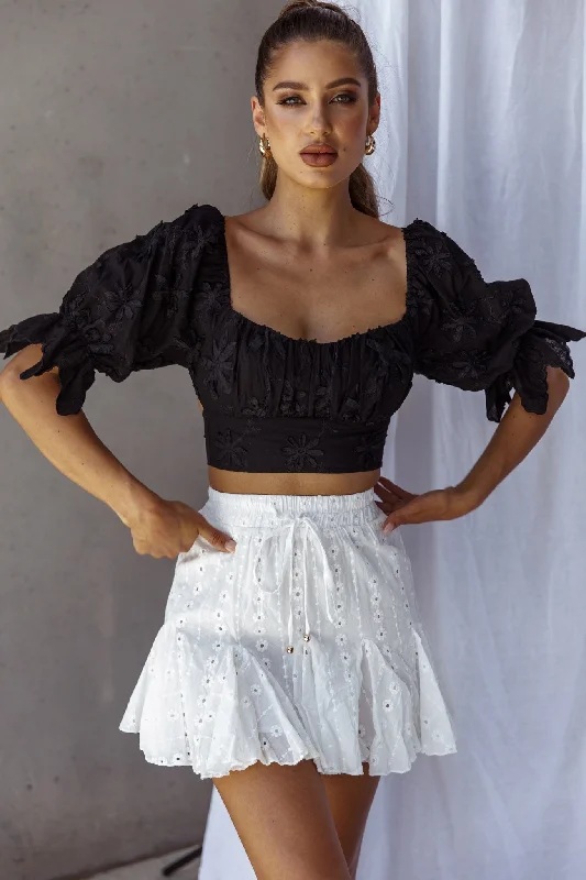 Instant Savings Passing By Tied Back Crop Top Black