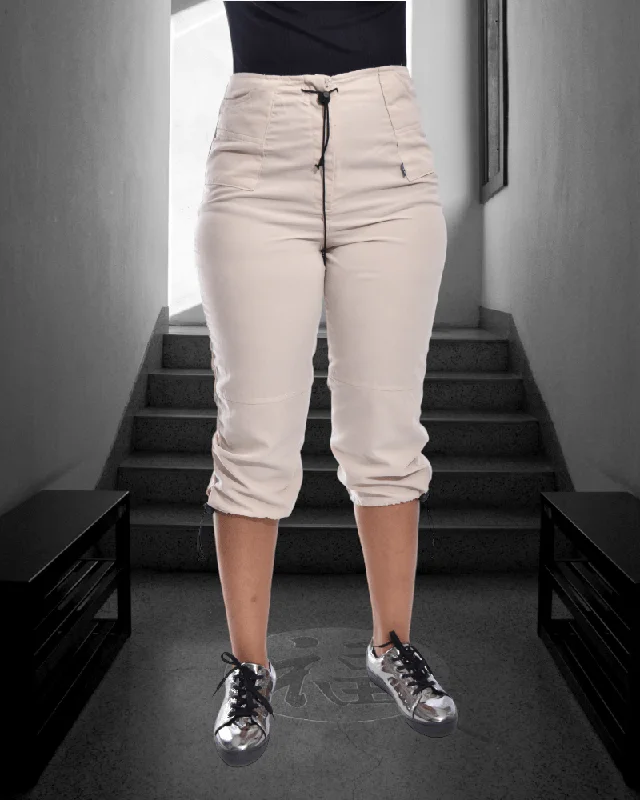 Can't Miss Ladies Beige Pocket Capri Pants