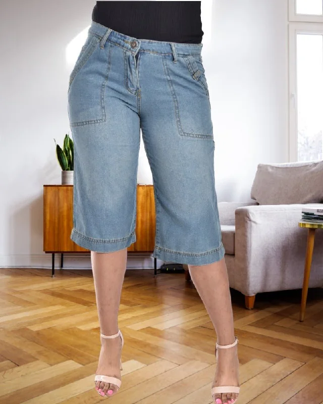 Savings Alert Ladies Light Denim Capris
