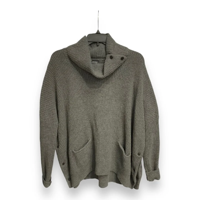Price Slash Sweater By Vince In Grey, Size: S