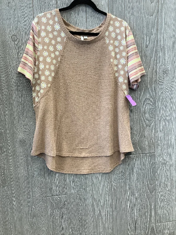 Steals and Deals Top Short Sleeve By Cato  Size: Xl