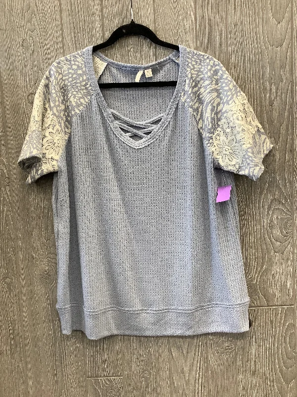 Sale Event Top Short Sleeve By Cato  Size: Xl