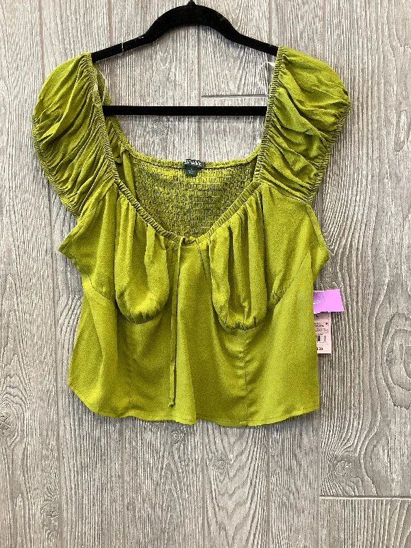 Limited Quantity Top Short Sleeve By Wild Fable  Size: L