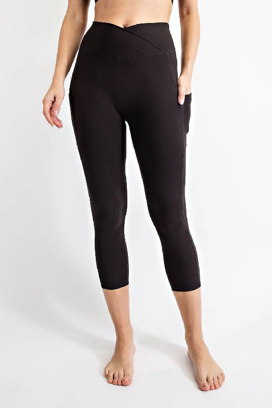 Amazing Deals Black V Waist Capri Leggings